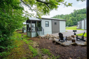 Water View Cabin - Fishing Lake - Groundhog Cabin